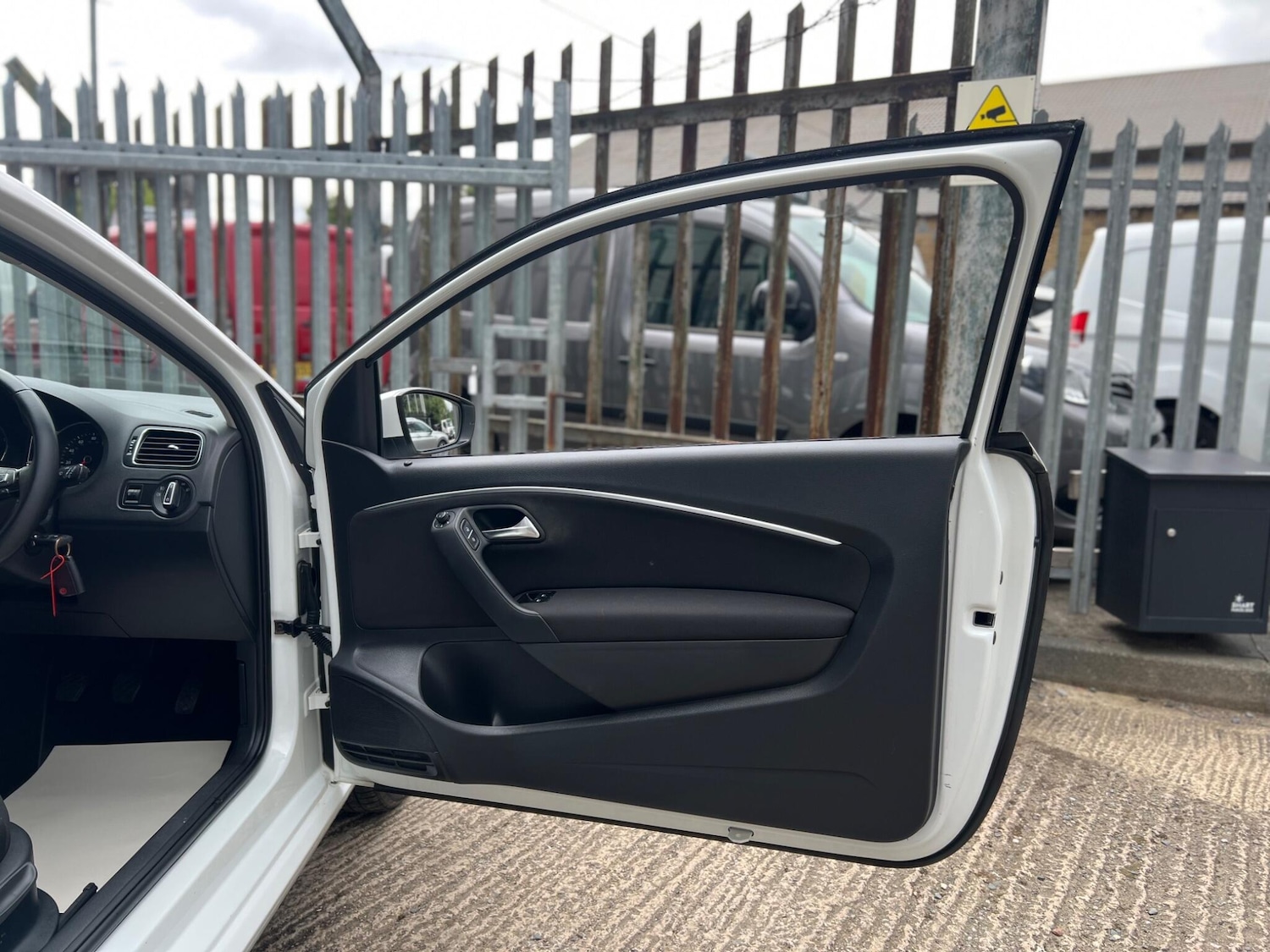 Used Volkswagen Polo 2017 for sale - 76485649: Photo 39