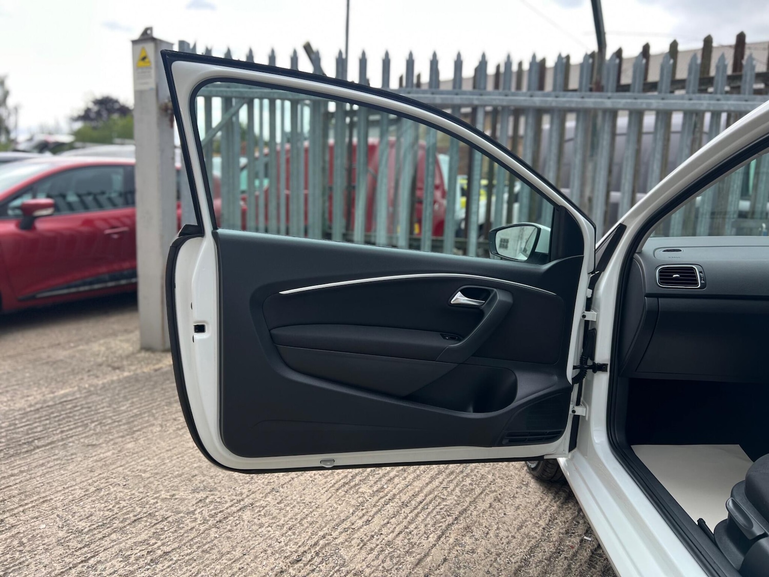 Used Volkswagen Polo 2017 for sale - 76485649: Photo 46