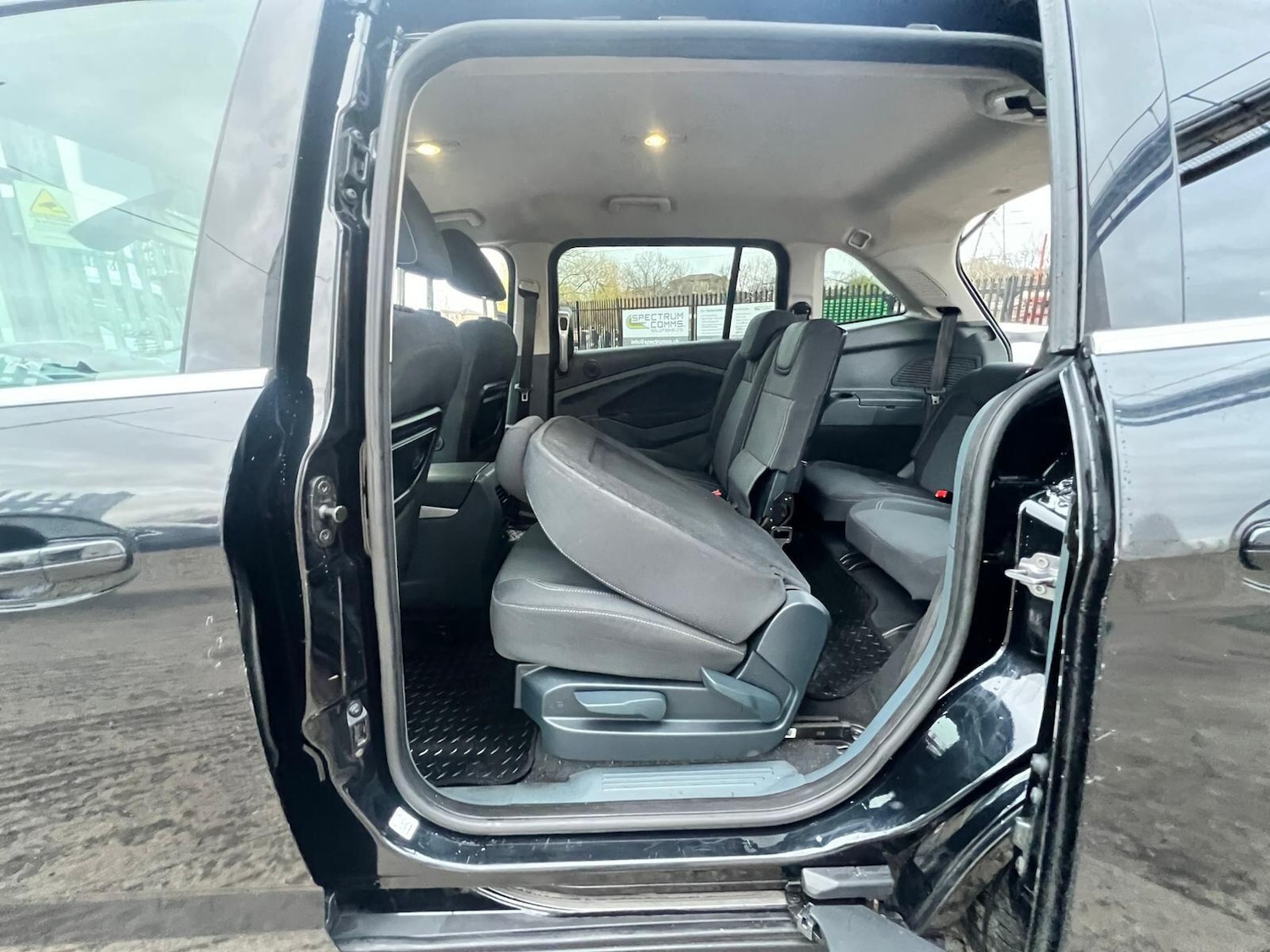 Used Ford Grand C-Max 2011 for sale - 76849933: Photo 37