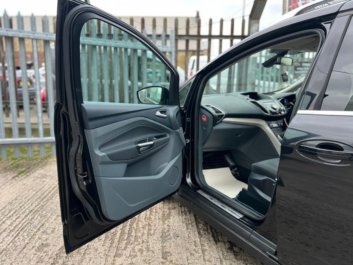 Used Ford Grand C-Max 2011 for sale - 76849933: Photo 42