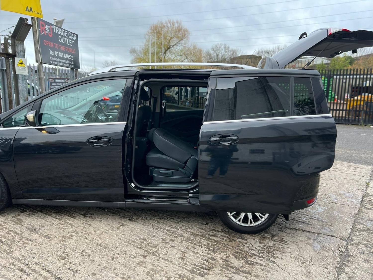 Used Ford Grand C-Max 2011 for sale - 76849933: Photo 8