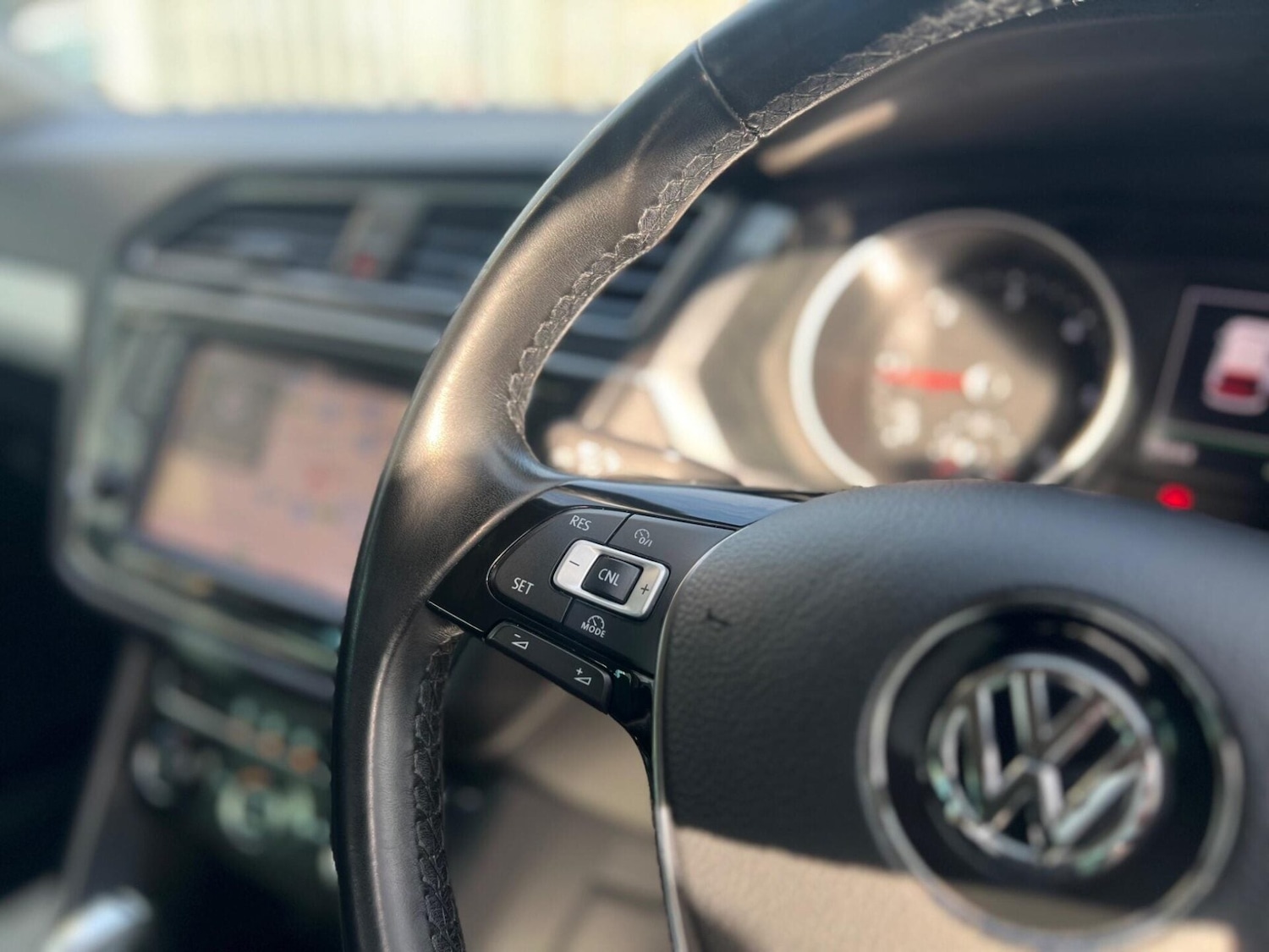 Used Volkswagen Tiguan 2016 for sale - 77249741: Photo 40