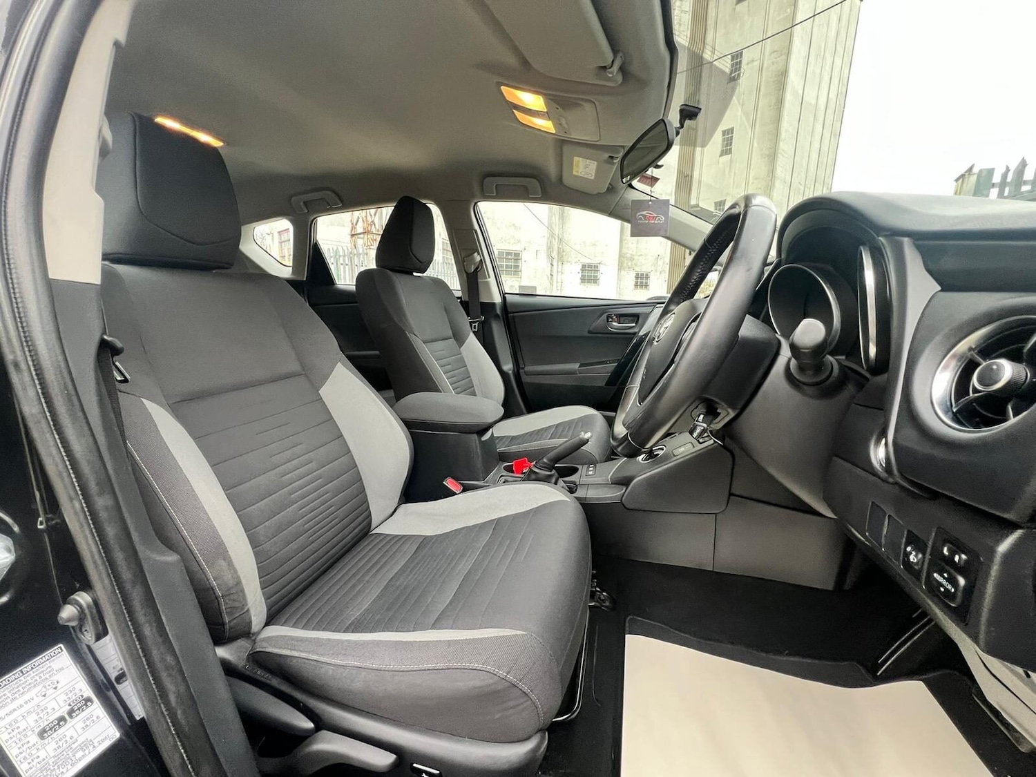 Used Toyota Auris 2017 for sale - 77605384: Photo 30