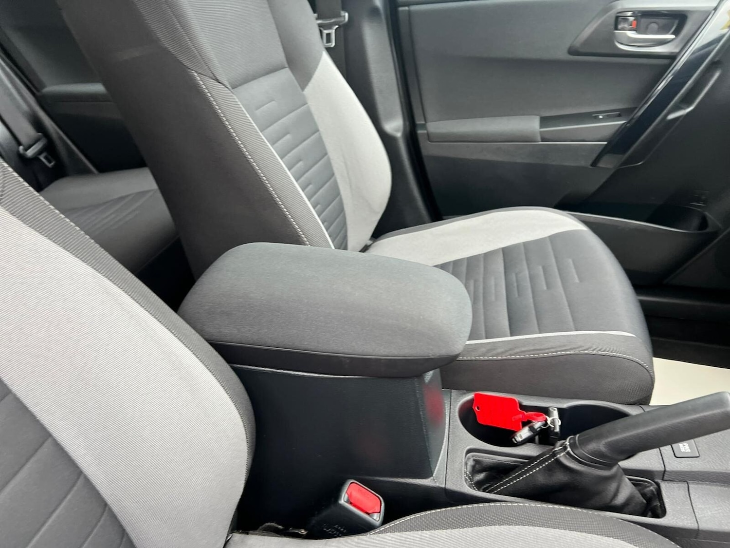 Used Toyota Auris 2017 for sale - 77605384: Photo 32