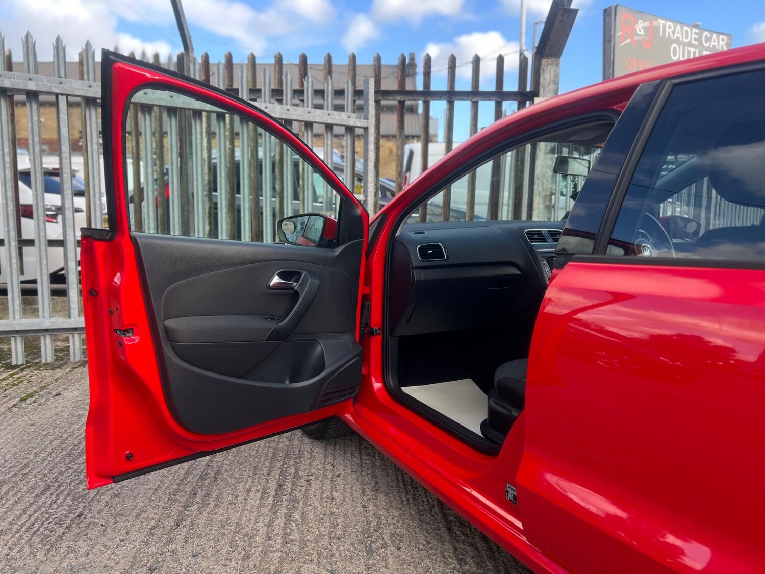 Used Volkswagen Polo 2010 for sale - 77091700: Photo 53