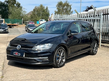 Used Volkswagen Golf 2018 for sale - 75696012: Photo