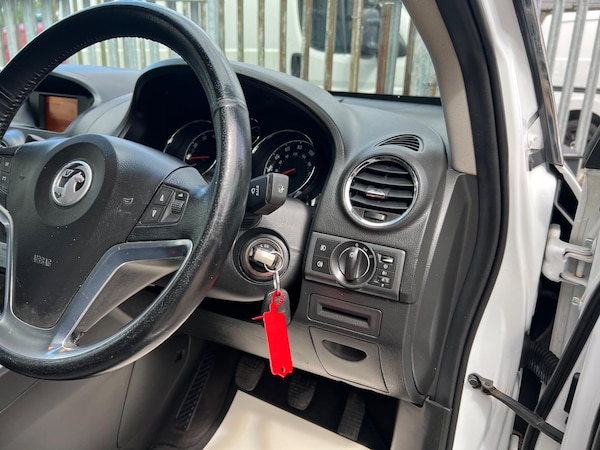 Used Vauxhall Antara 2013 for sale - 76190019: Photo 31
