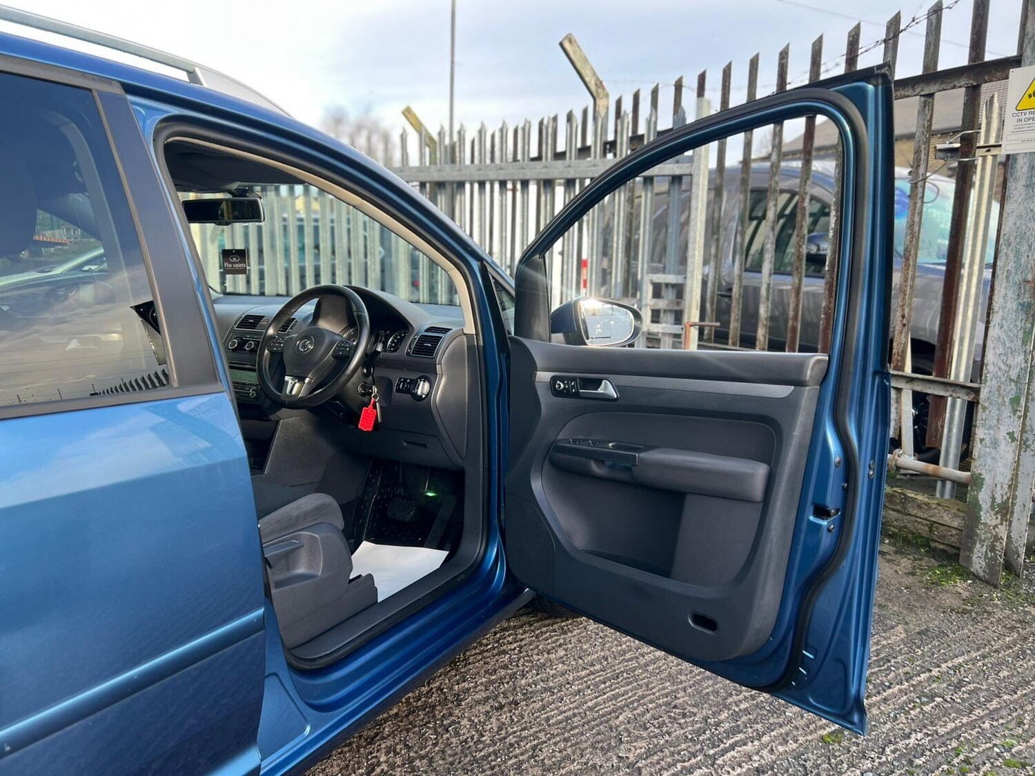 Used Volkswagen Touran 2014 for sale - 76832414: Photo 50