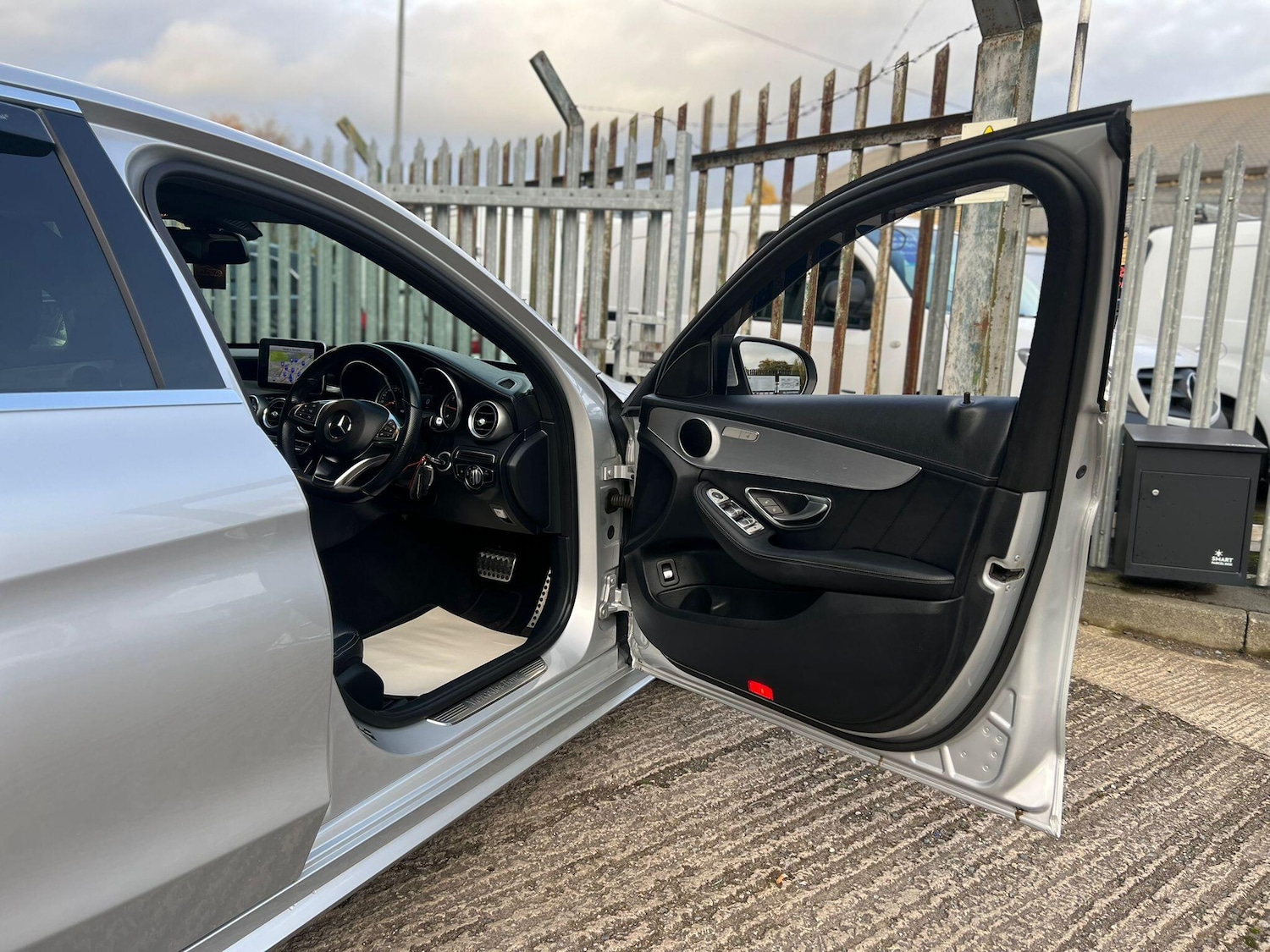 Used Mercedes-Benz C Class for sale - 76473495: Photo 48