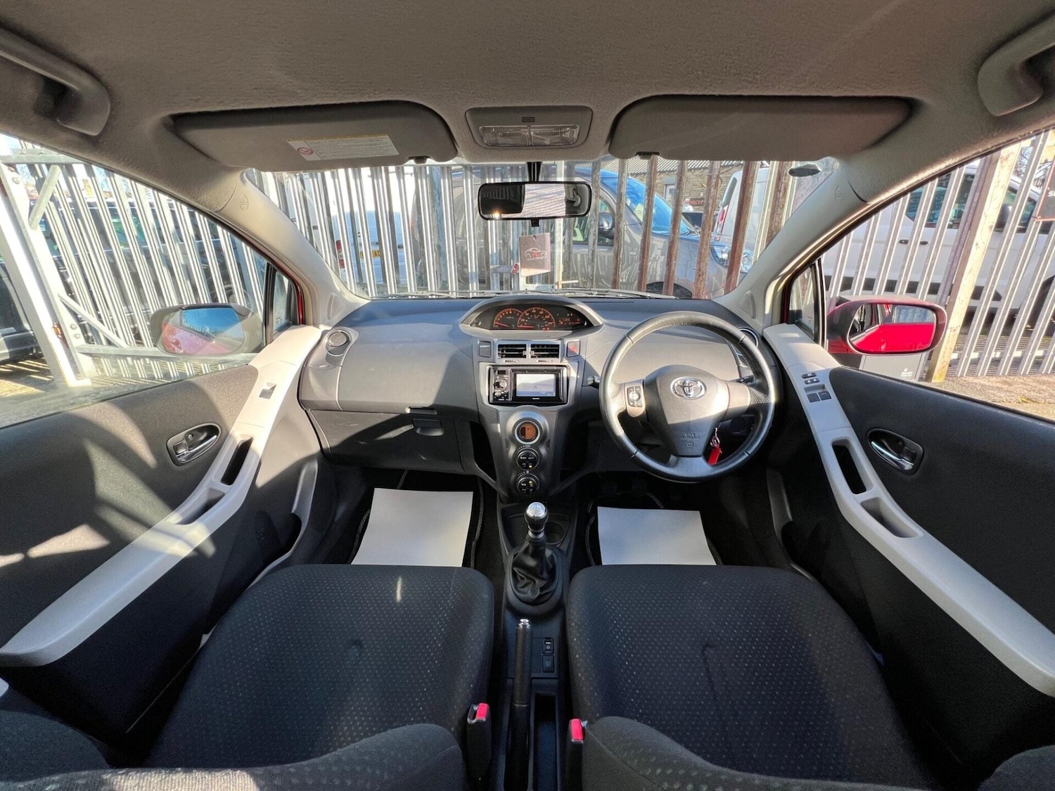 Used Toyota Yaris 2011 for sale - 77249695: Photo 15