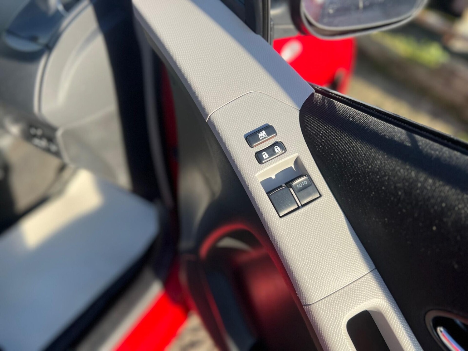 Used Toyota Yaris 2011 for sale - 77249695: Photo 20