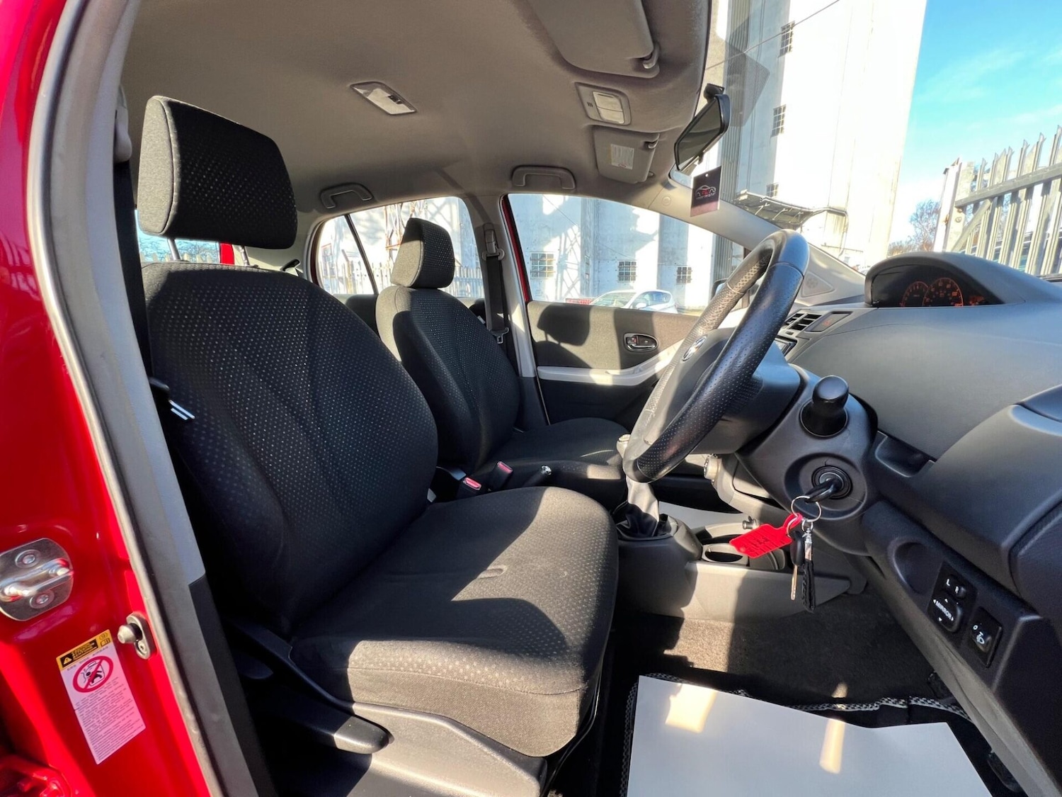 Used Toyota Yaris 2011 for sale - 77249695: Photo 24