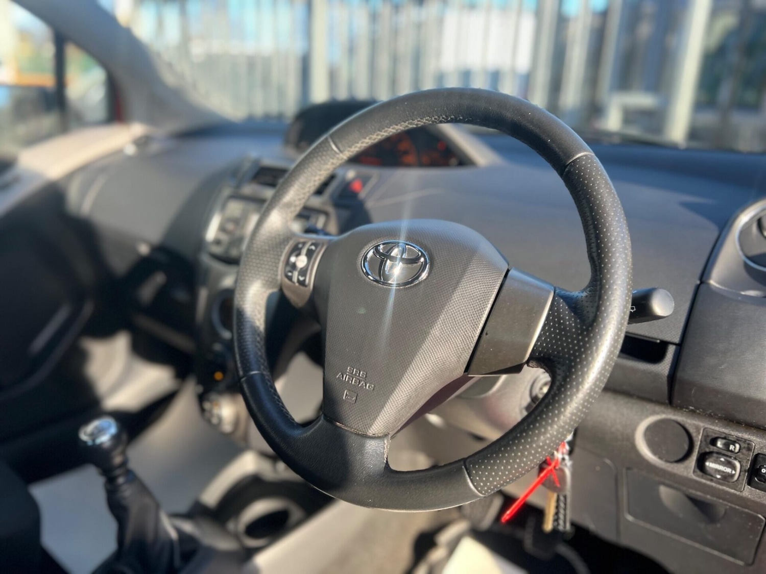 Used Toyota Yaris 2011 for sale - 77249695: Photo 26