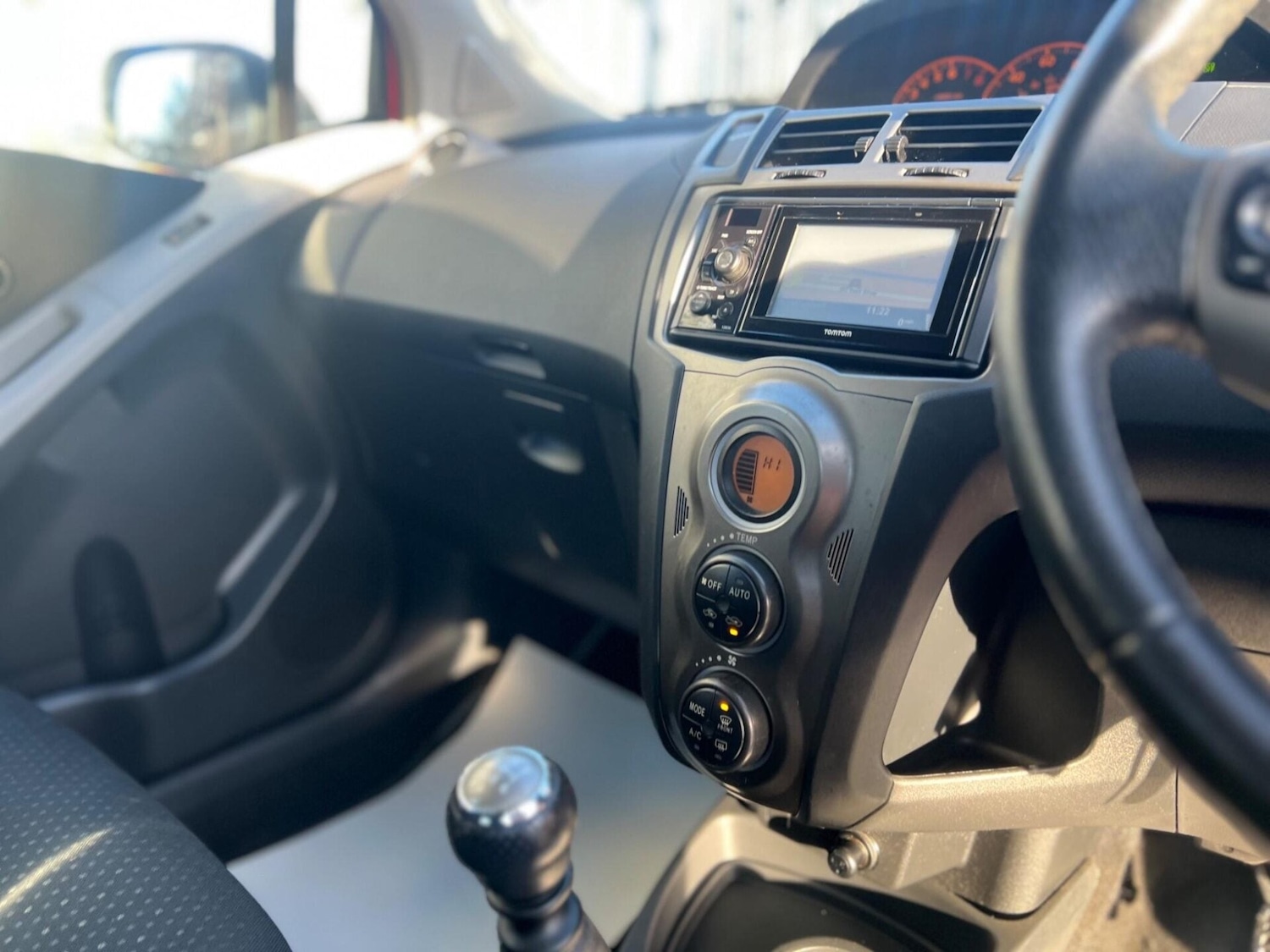 Used Toyota Yaris 2011 for sale - 77249695: Photo 30