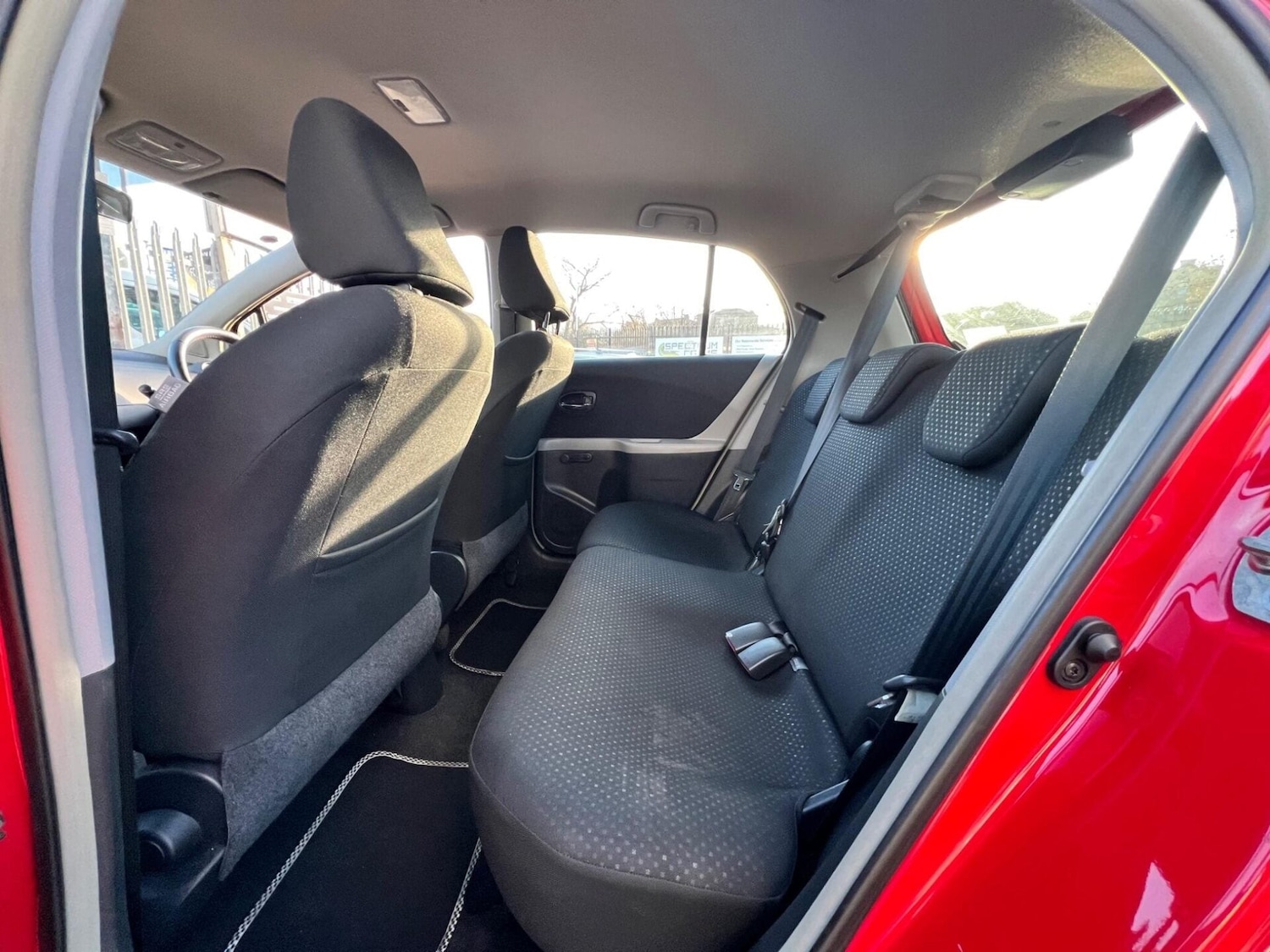 Used Toyota Yaris 2011 for sale - 77249695: Photo 33