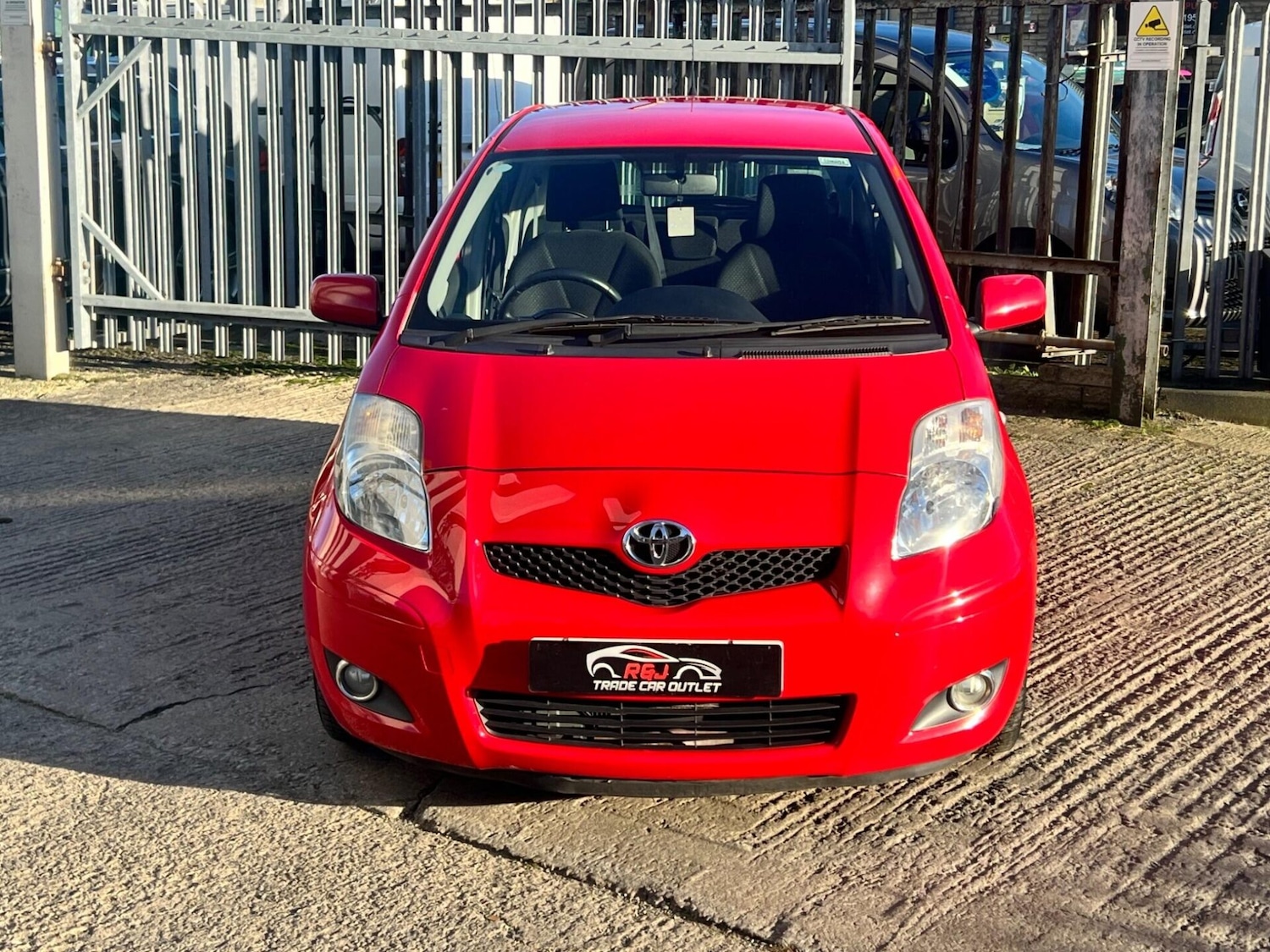 Used Toyota Yaris 2011 for sale - 77249695: Photo 4