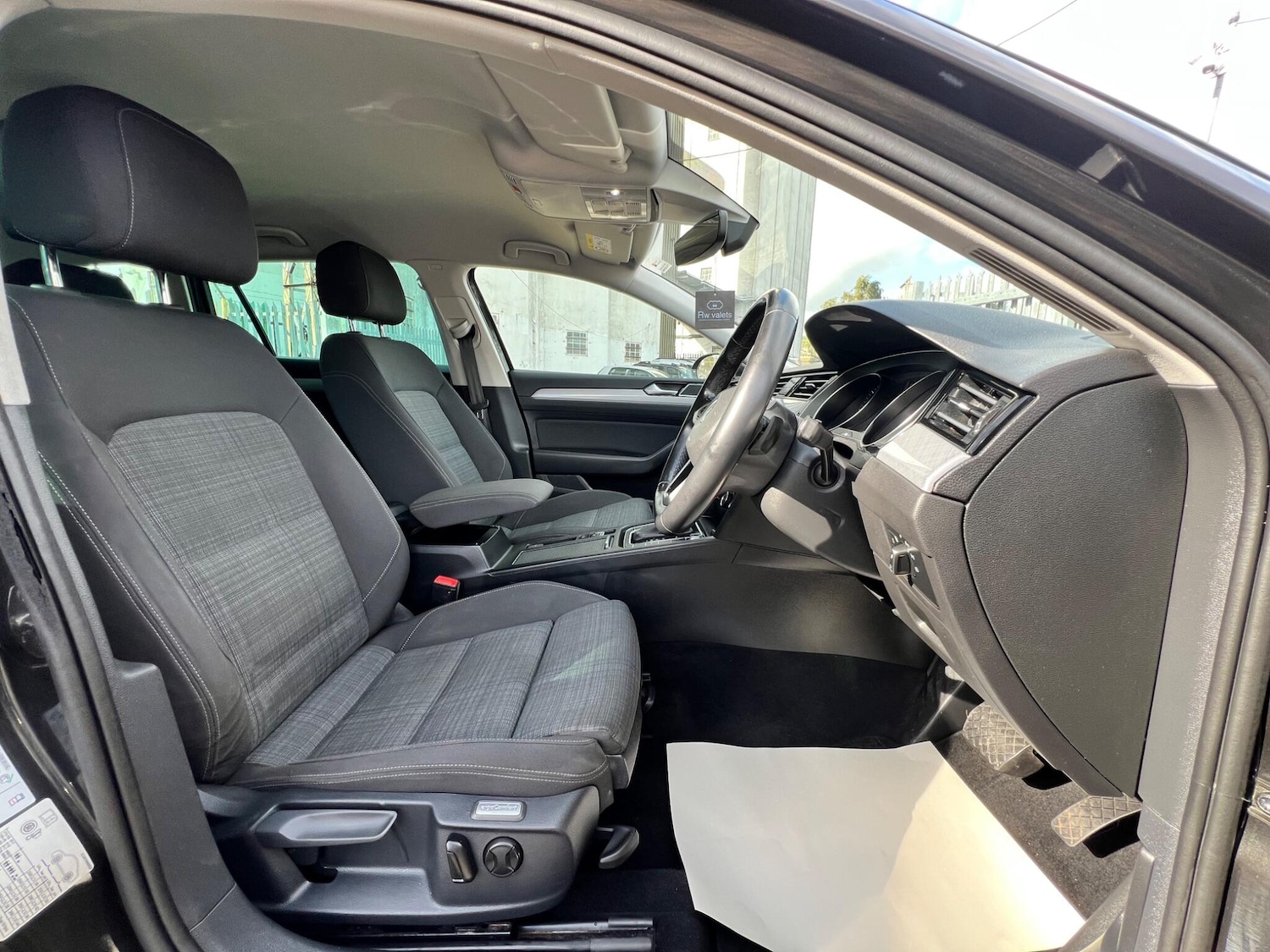 Used Volkswagen Passat 2020 for sale - 76440370: Photo 29