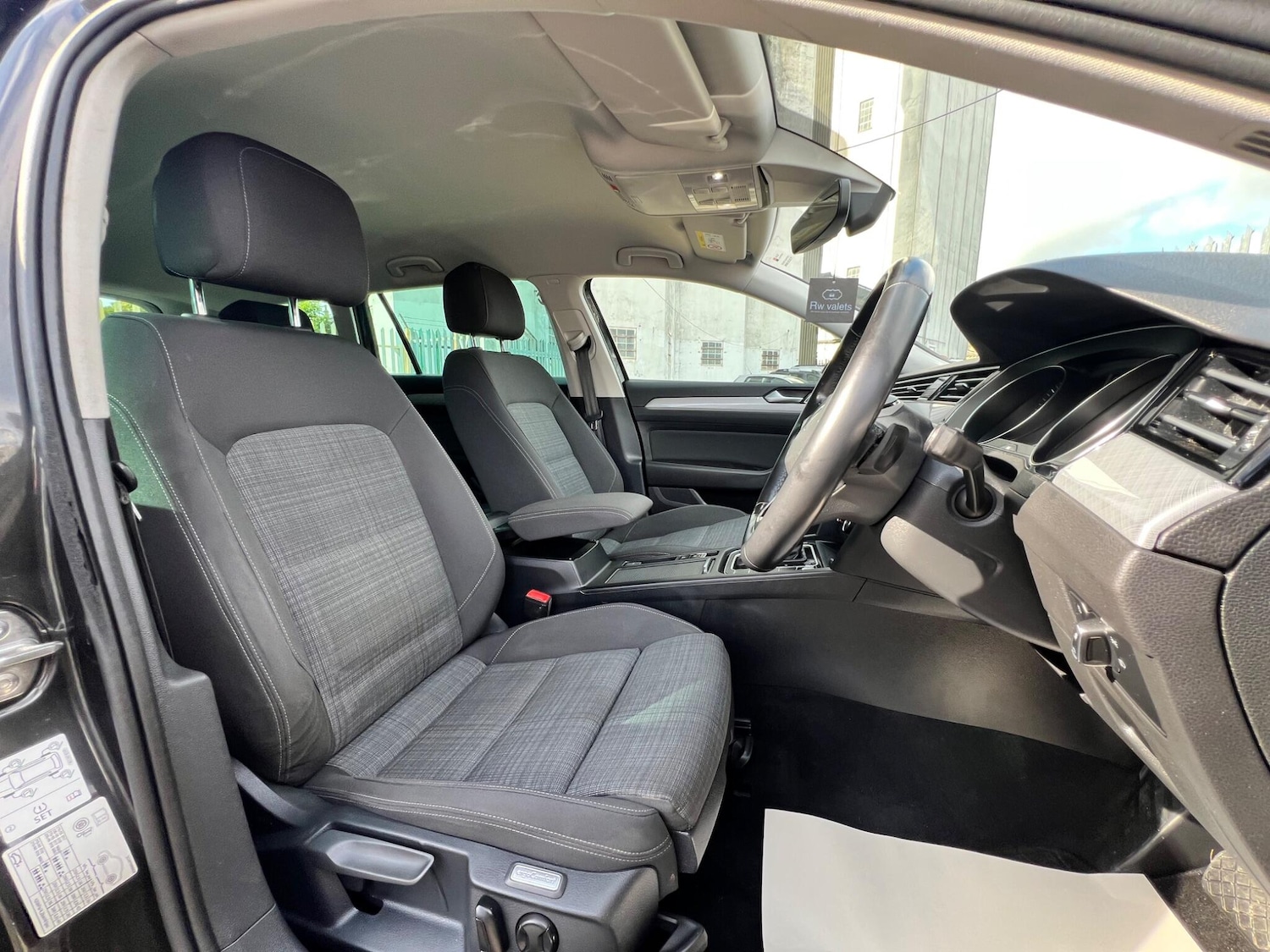 Used Volkswagen Passat 2020 for sale - 76440370: Photo 30