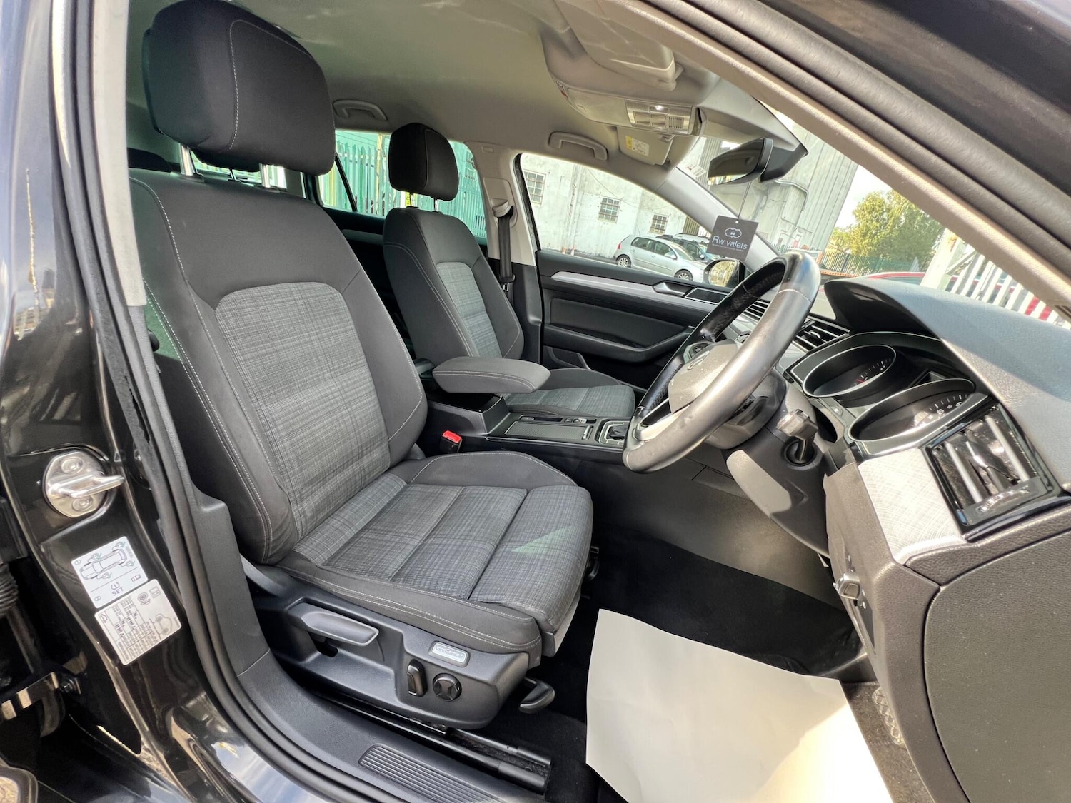 Used Volkswagen Passat 2020 for sale - 76440370: Photo 31