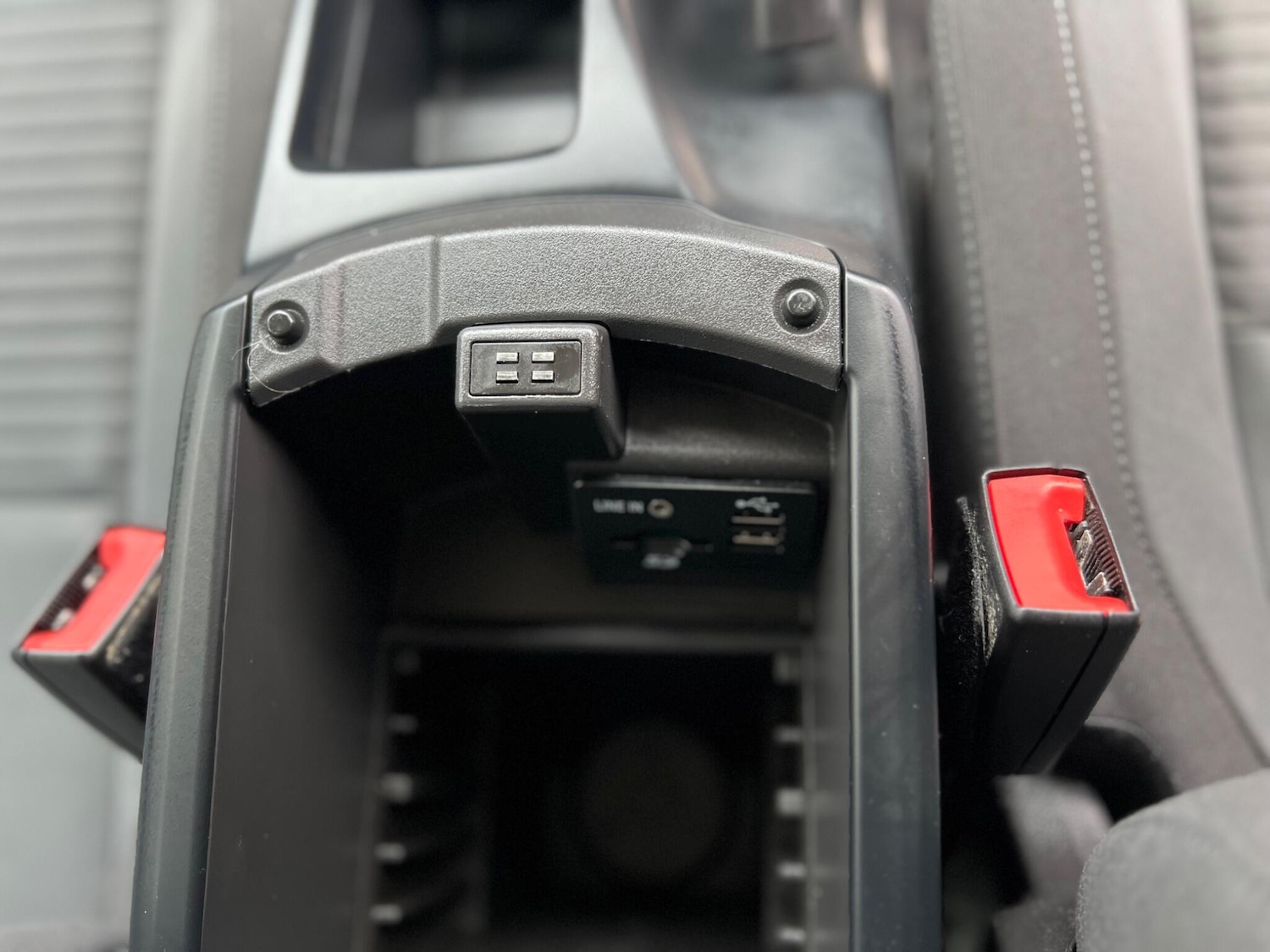 Used Ford C-Max 2016 for sale - 76283325: Photo 31