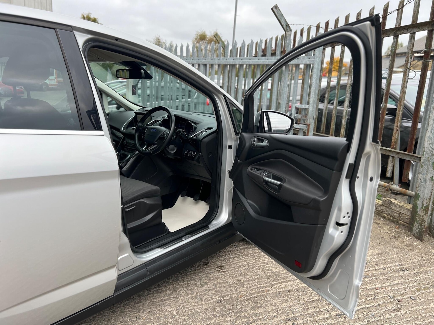 Used Ford C-Max 2016 for sale - 76283325: Photo 44