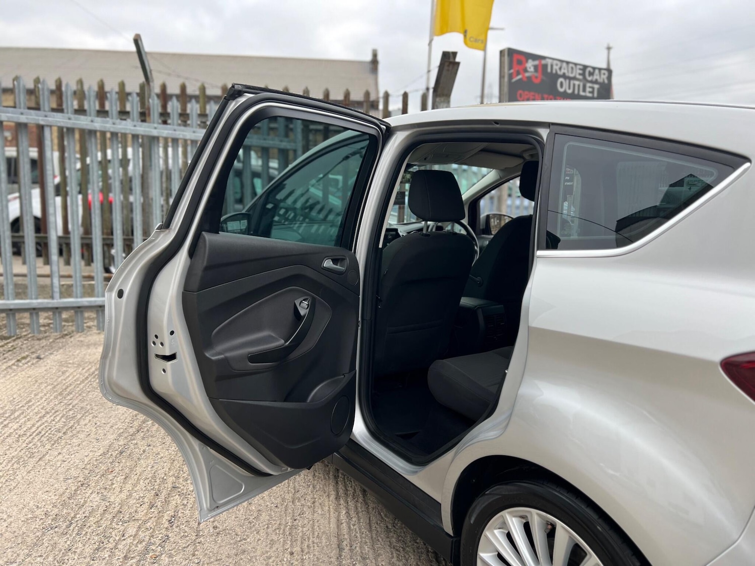 Used Ford C-Max 2016 for sale - 76283325: Photo 61