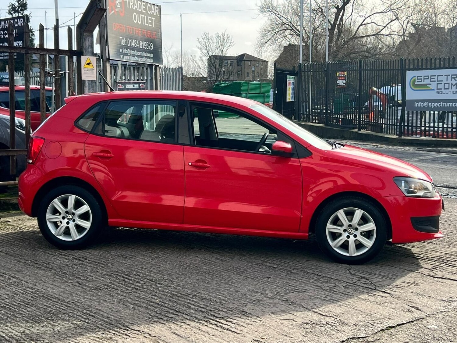 Used Volkswagen Polo 2011 for sale - 77579677: Photo 14