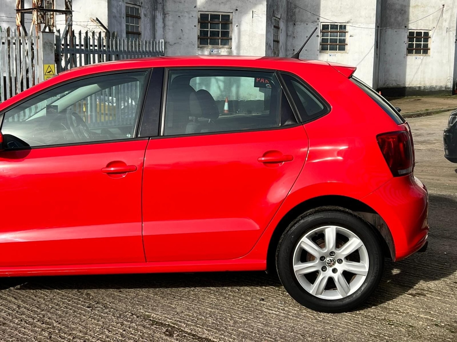 Used Volkswagen Polo 2011 for sale - 77579677: Photo 18
