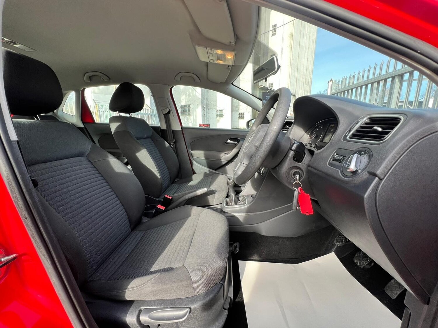 Used Volkswagen Polo 2011 for sale - 77579677: Photo 30