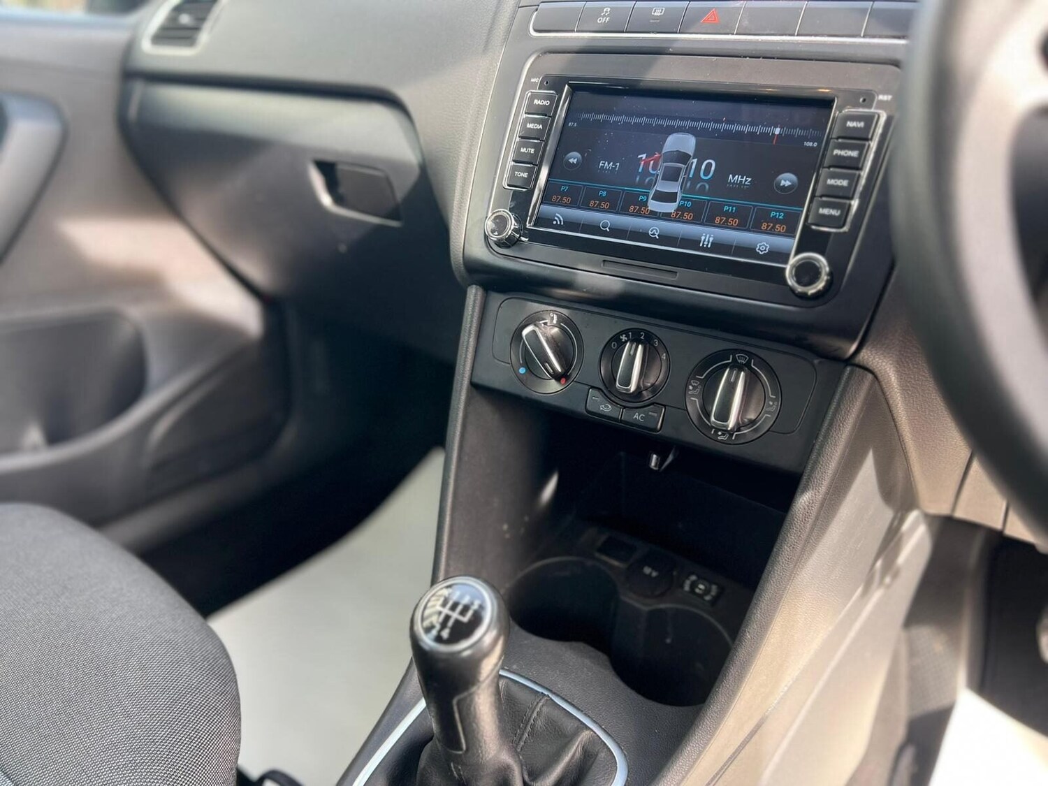 Used Volkswagen Polo 2011 for sale - 77579677: Photo 38