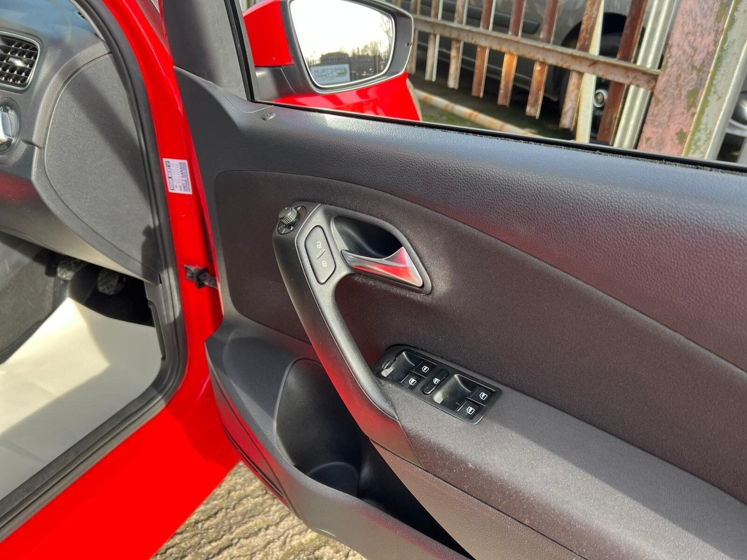 Used Volkswagen Polo 2011 for sale - 77579677: Photo 39