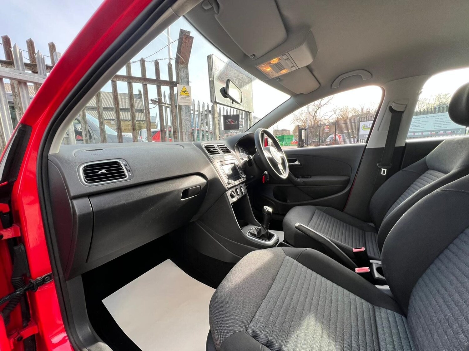 Used Volkswagen Polo 2011 for sale - 77579677: Photo 46