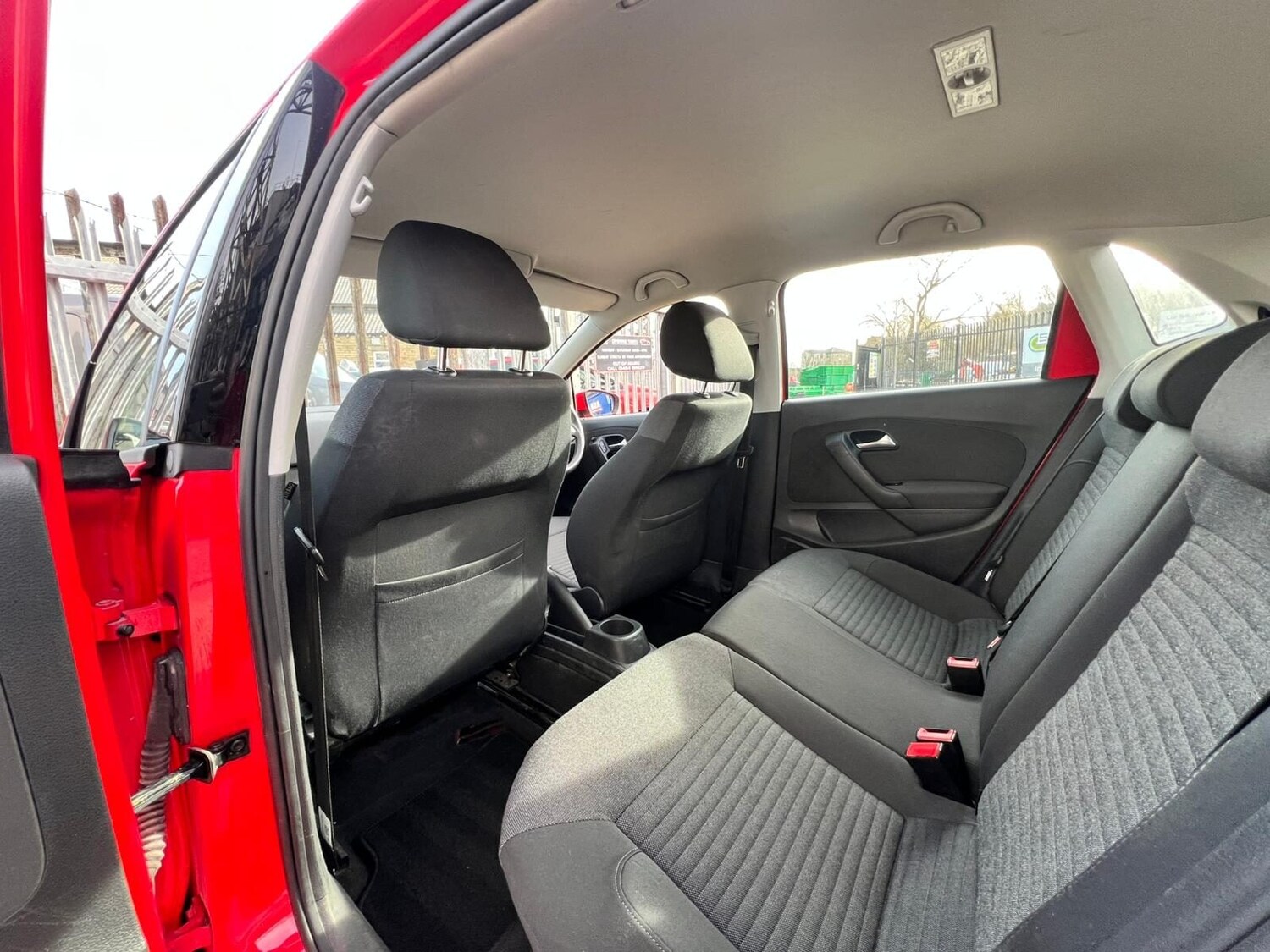 Used Volkswagen Polo 2011 for sale - 77579677: Photo 51