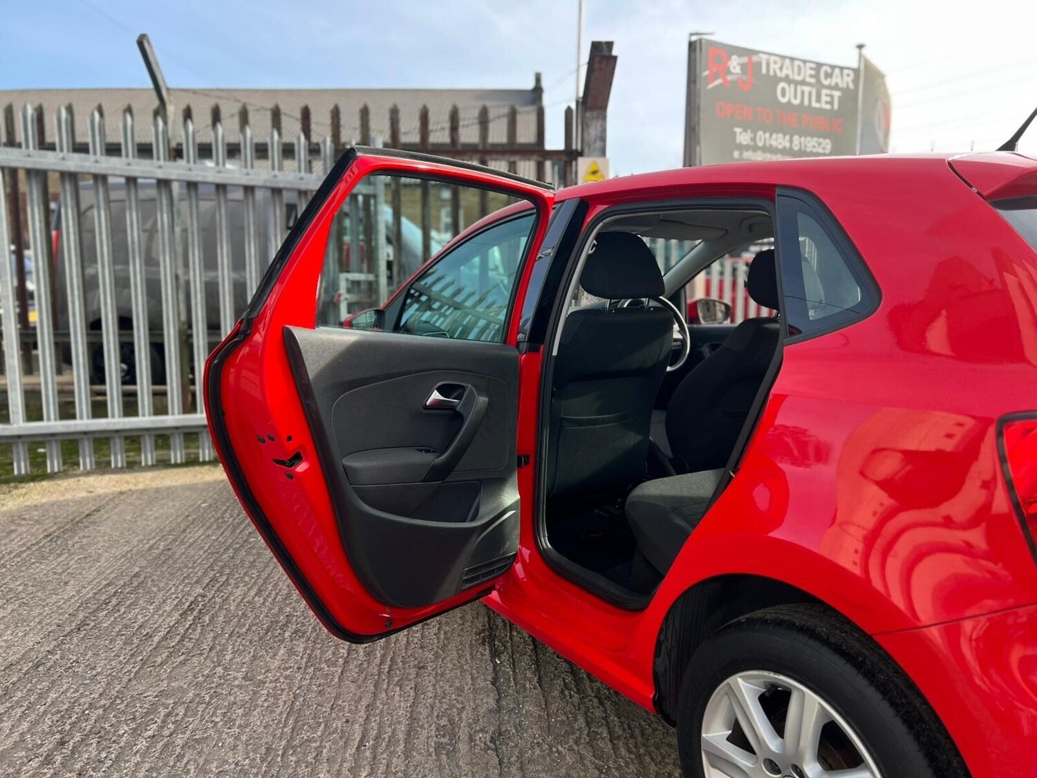 Used Volkswagen Polo 2011 for sale - 77579677: Photo 54