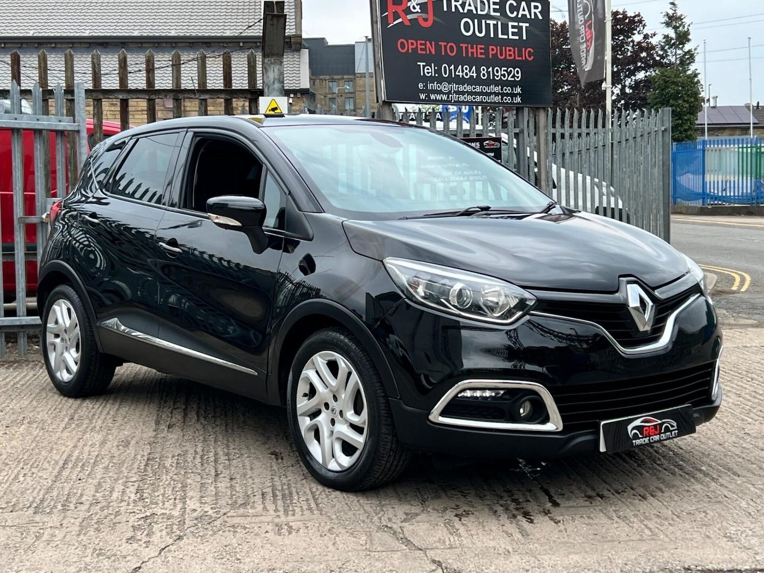 Used Renault Captur 2015 for sale - 77249755: Photo 3