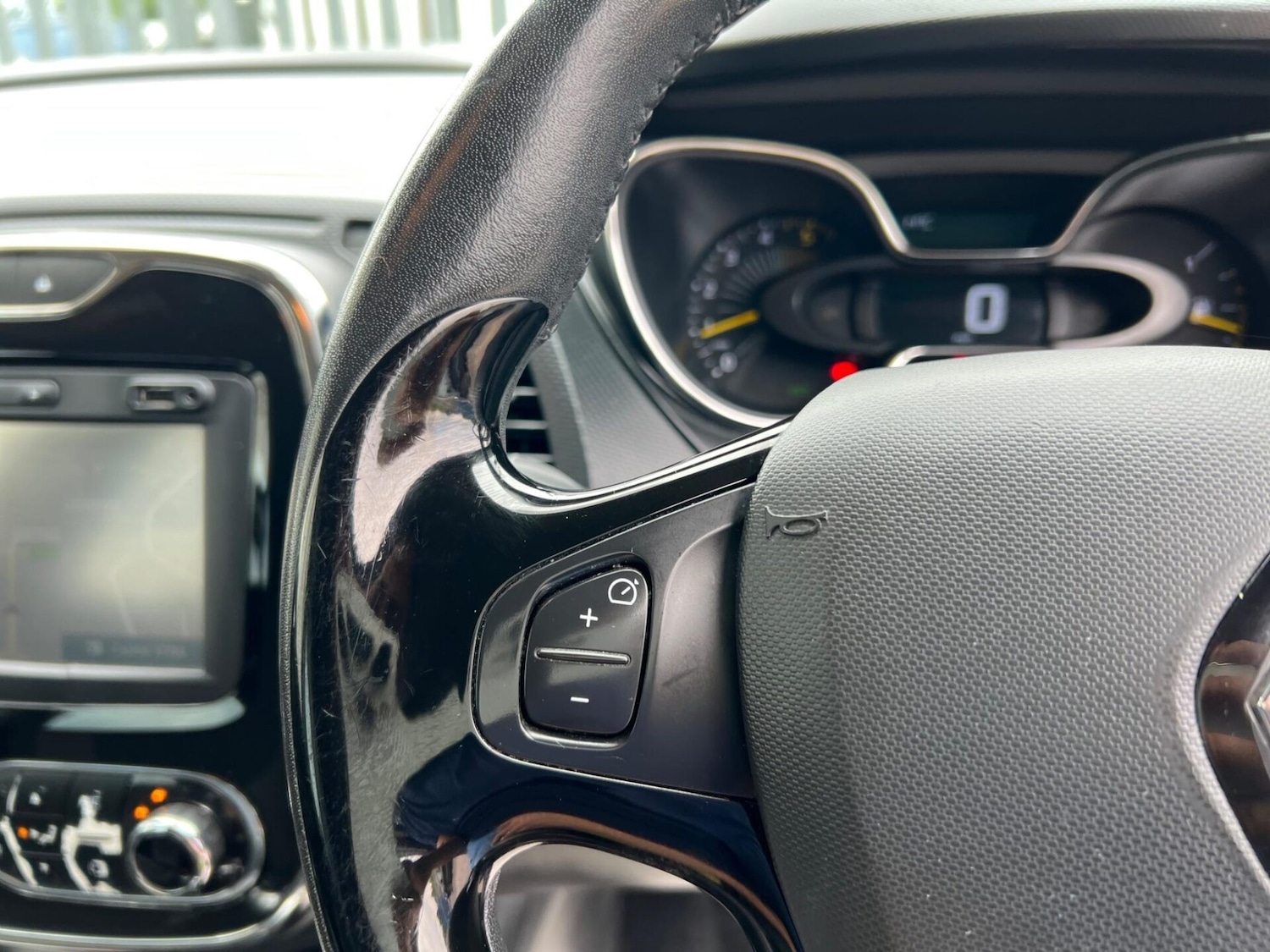 Used Renault Captur 2015 for sale - 77249755: Photo 44