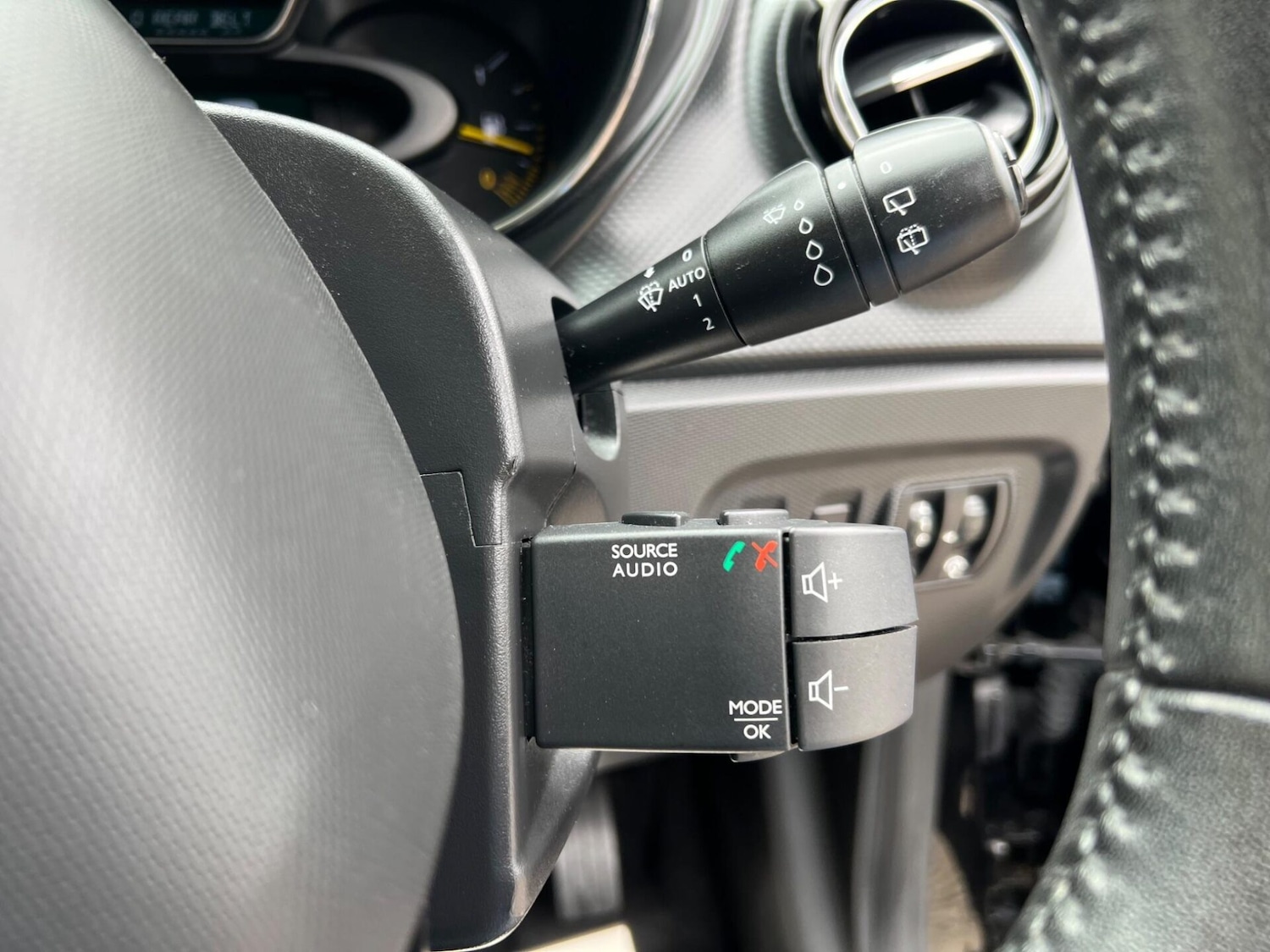 Used Renault Captur 2015 for sale - 77249755: Photo 46