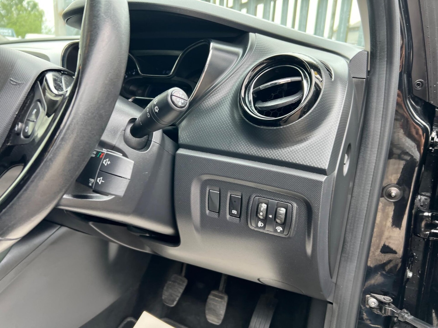 Used Renault Captur 2015 for sale - 77249755: Photo 47