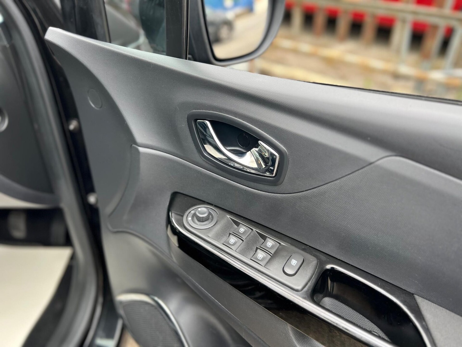 Used Renault Captur 2015 for sale - 77249755: Photo 48