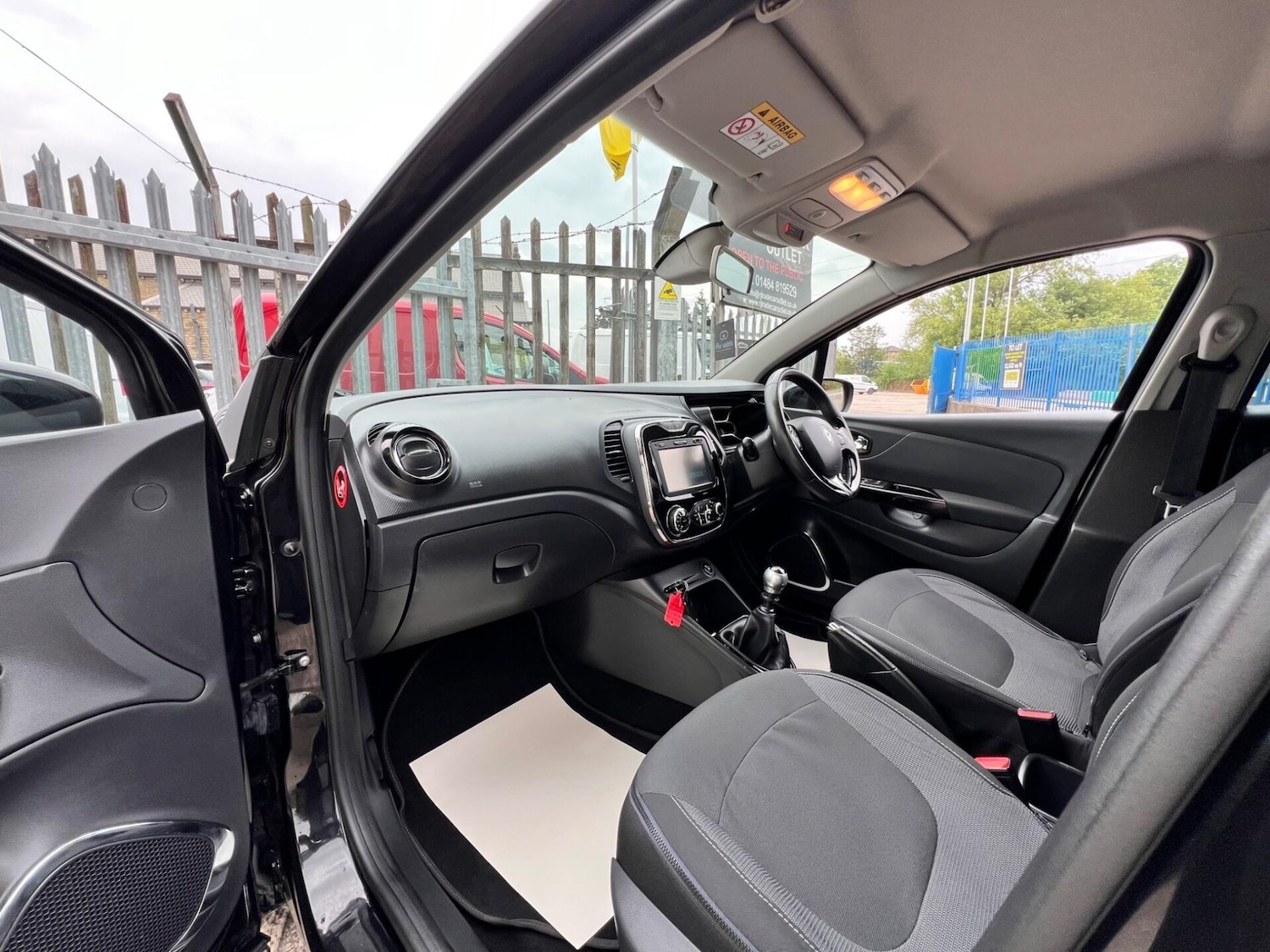 Used Renault Captur 2015 for sale - 77249755: Photo 56