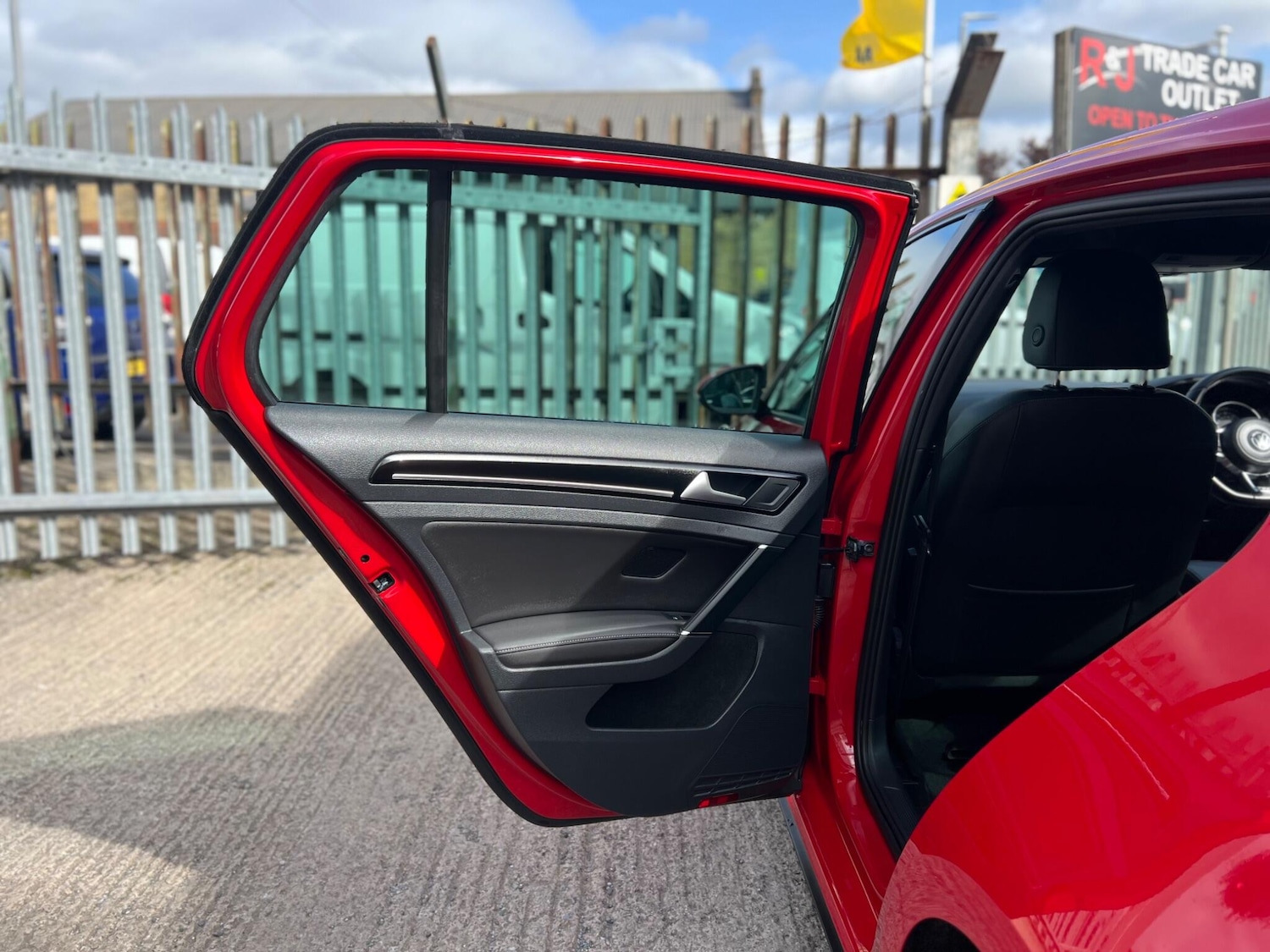 Used Volkswagen Golf 2015 for sale - 76989267: Photo 68