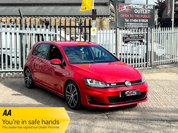 Used Volkswagen Golf 2015 for sale - 76032093: Photo 1