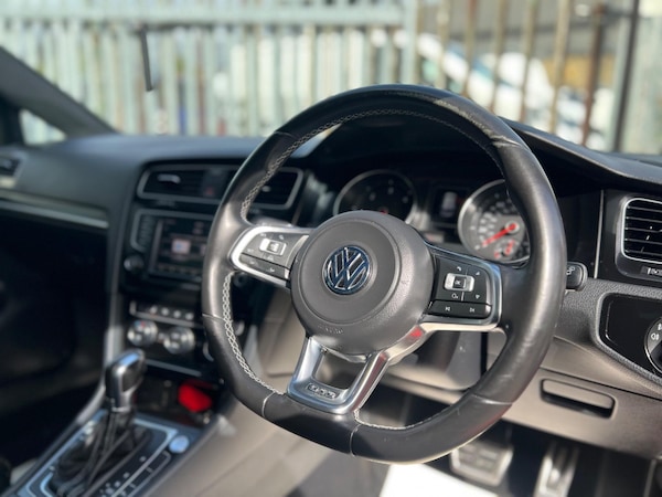 Used Volkswagen Golf 2015 for sale - 76032093: Photo 34