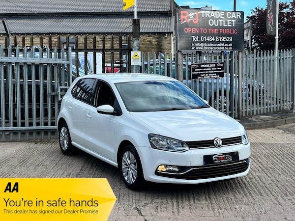 Used Volkswagen Polo 2015 for sale - 76214472: Photo 1