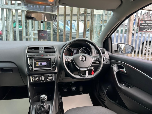 Used Volkswagen Polo 2015 for sale - 76214472: Photo 30