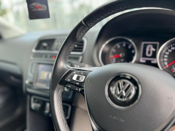 Used Volkswagen Polo 2015 for sale - 76214472: Photo 35