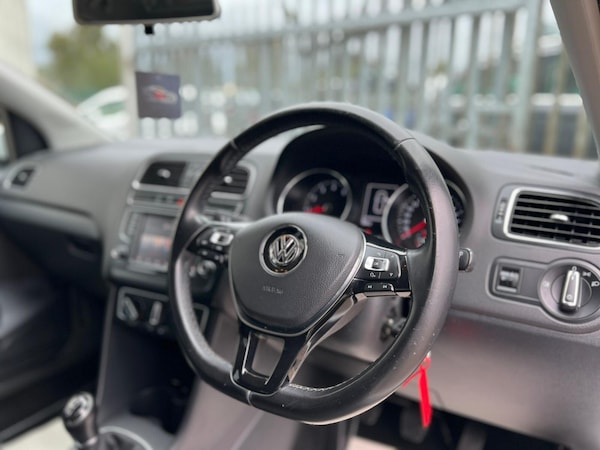 Used Volkswagen Polo 2015 for sale - 76214472: Photo 38