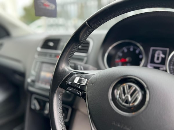 Used Volkswagen Polo 2015 for sale - 76214472: Photo 40