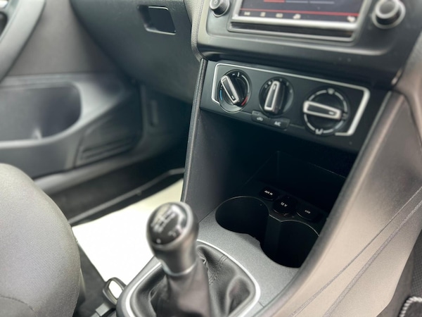 Used Volkswagen Polo 2015 for sale - 76214472: Photo 51