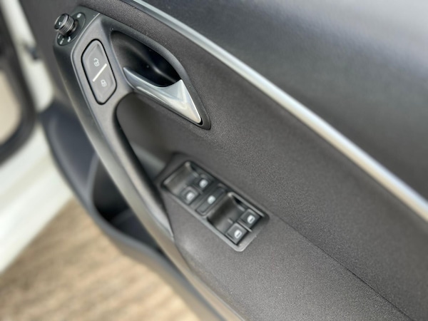 Used Volkswagen Polo 2015 for sale - 76214472: Photo 52